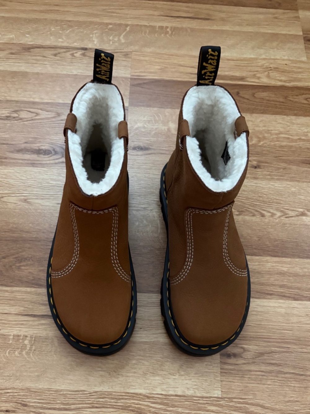 NWOT Dr. Martens Zebzag Warm Lined Women’s Slip On Nubuck Boots